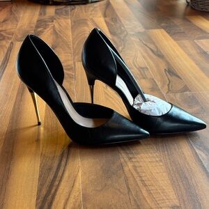 Aldo Black and Gold Pointed Heels NIB
